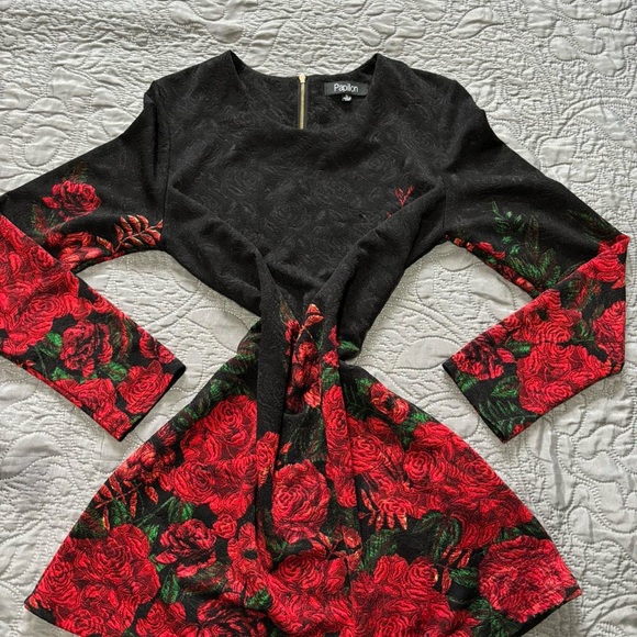 PAPILLON BLACK ROSES TUNIC - Picture 2 of 7